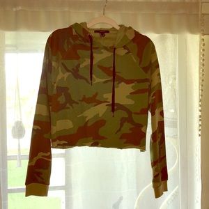 Cropped camo hoodie (with tags)